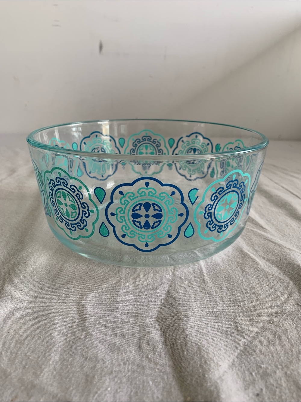 Pyrex Bowl - Picture 3 of 8
